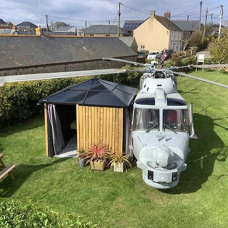 Haelarcher Helicopter Glamping Гелстон Екстер'єр фото