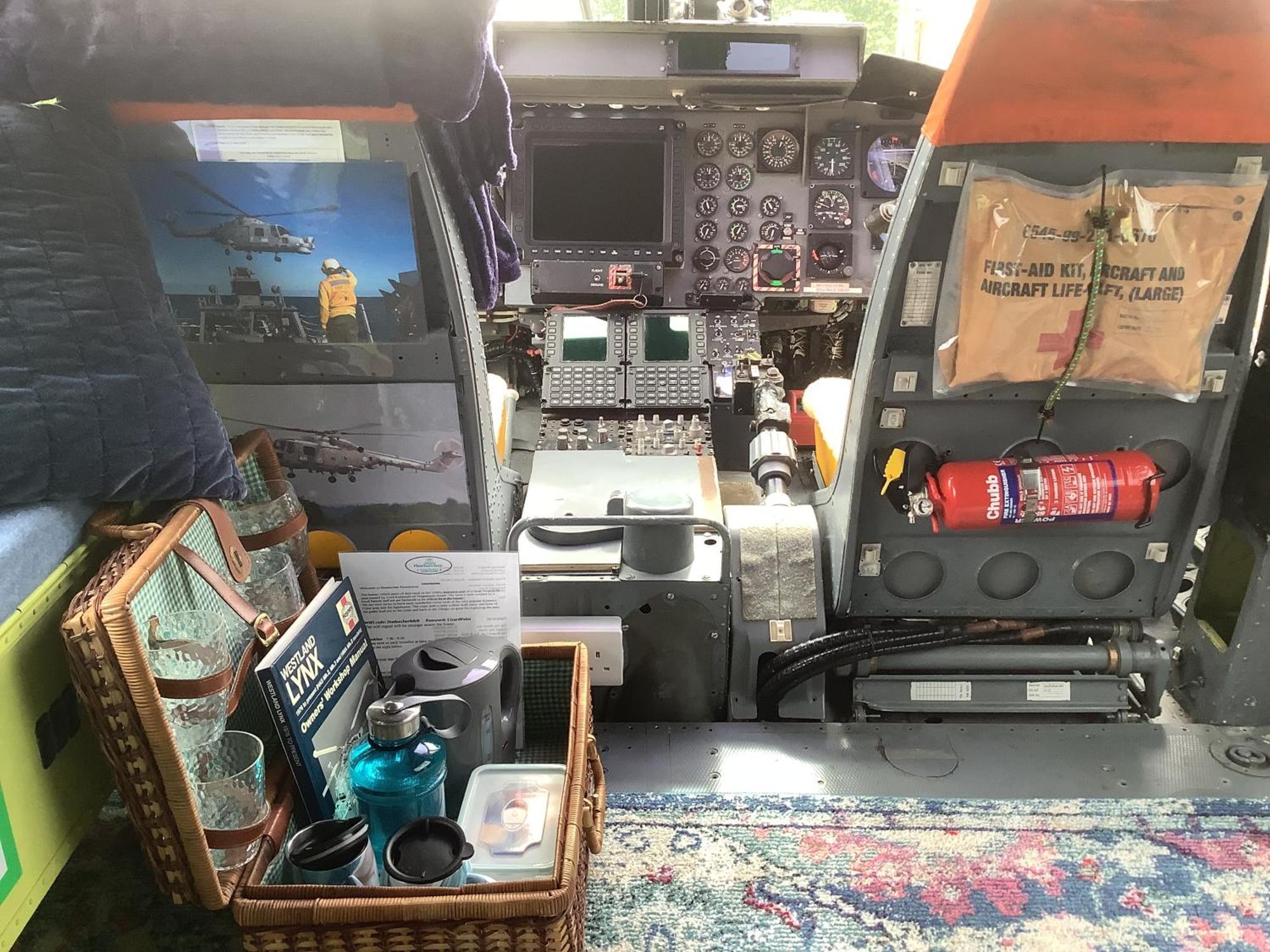 Haelarcher Helicopter Glamping Гелстон Екстер'єр фото