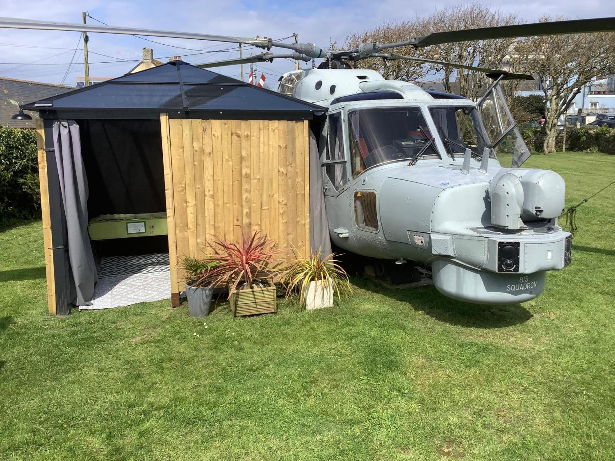 Haelarcher Helicopter Glamping Гелстон Екстер'єр фото
